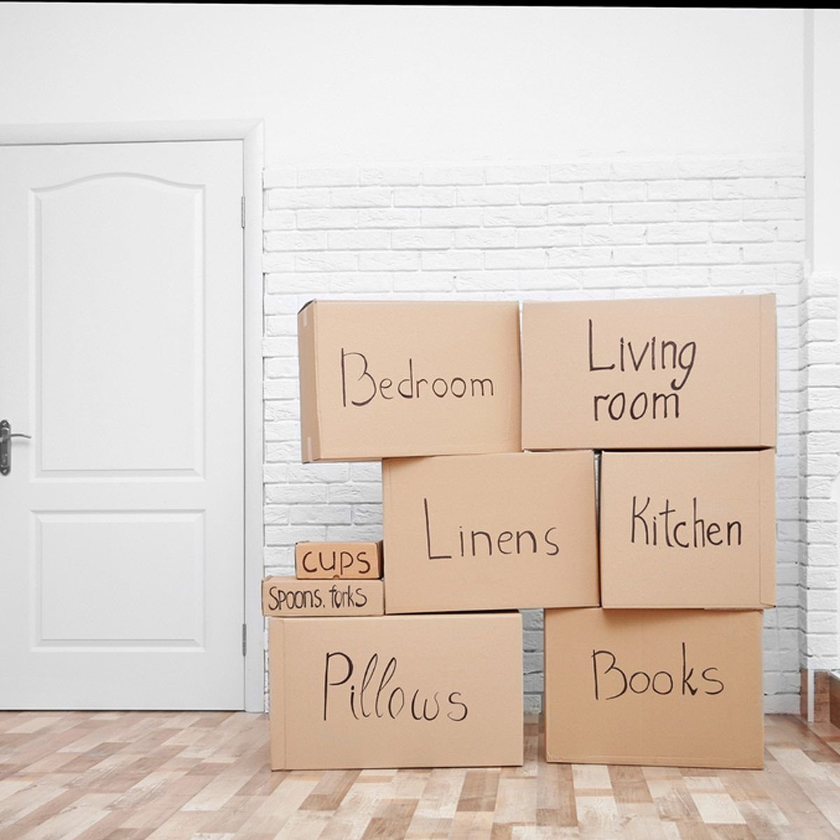 Moving boxes and packing materials for house shifting in Muscat